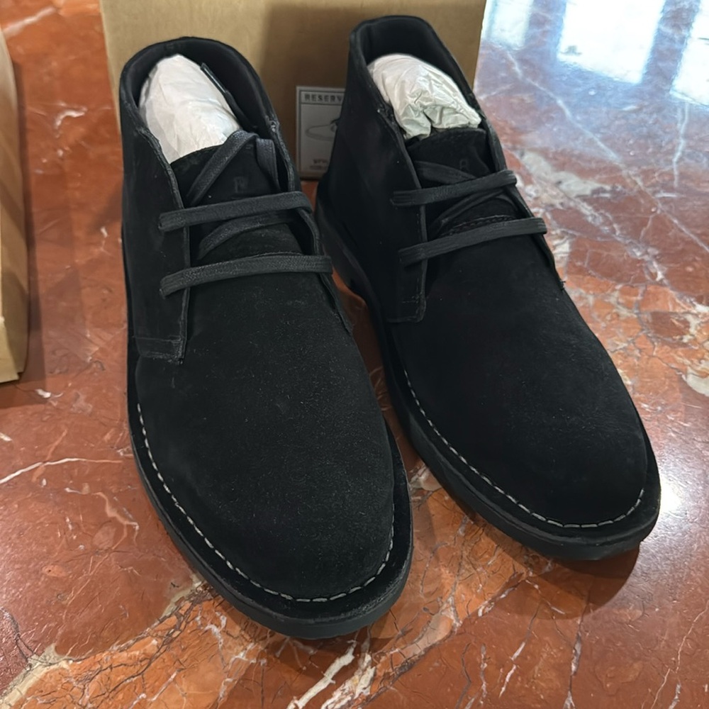 Men’s Chukka boots Blk Suede Size 9.5